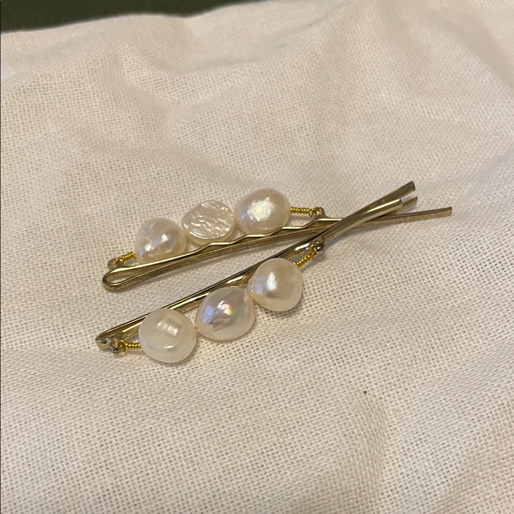 Elegant Gold and Pearl Hair Clips